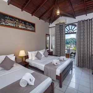 Ceyloni Residency ** Kandy