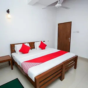 Hotel Oyo 438 Sarala, Kandy